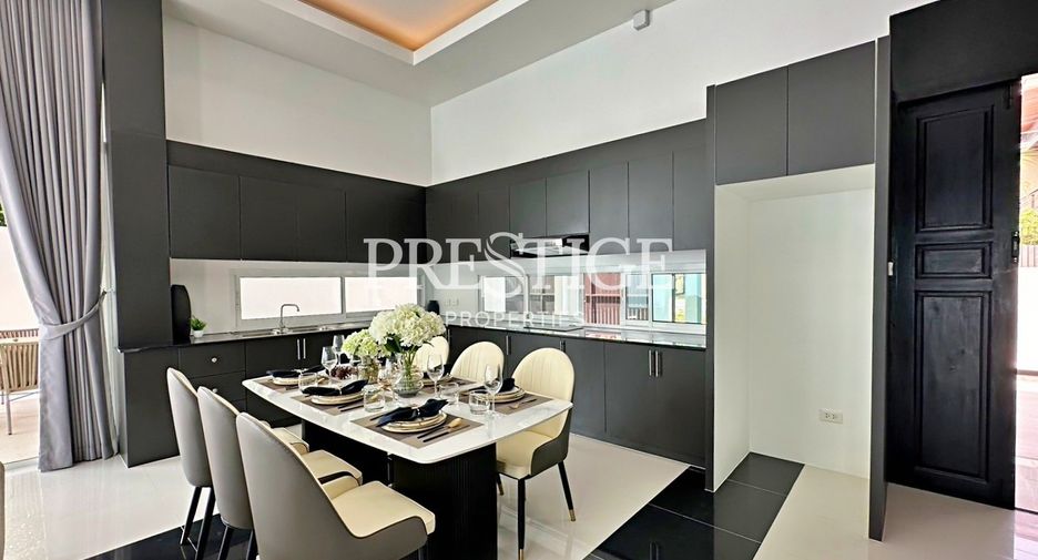 Casa en venta de 4 habitaciones en Bang Lamung, Chonburi