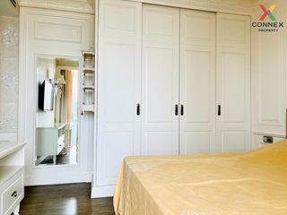 For rent 3 bed condo in Yan Nawa, Bangkok