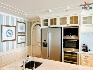 For rent 3 bed condo in Yan Nawa, Bangkok