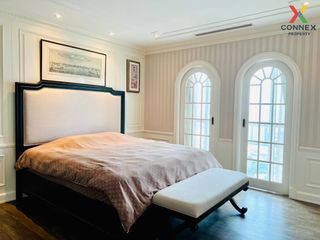 For rent 3 bed condo in Yan Nawa, Bangkok