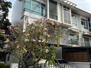 For rent 3 Beds townhouse in Prawet, Bangkok