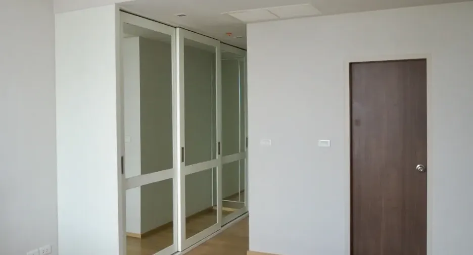For rent 1 bed condo in Phaya Thai, Bangkok