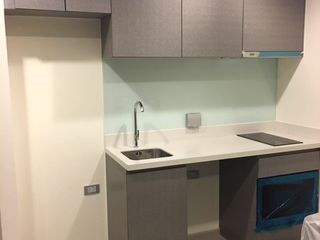 For sale studio condo in Khlong Toei, Bangkok