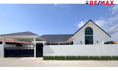 For sale 4 Beds house in East Pattaya, Pattaya