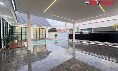 For sale 4 Beds house in East Pattaya, Pattaya