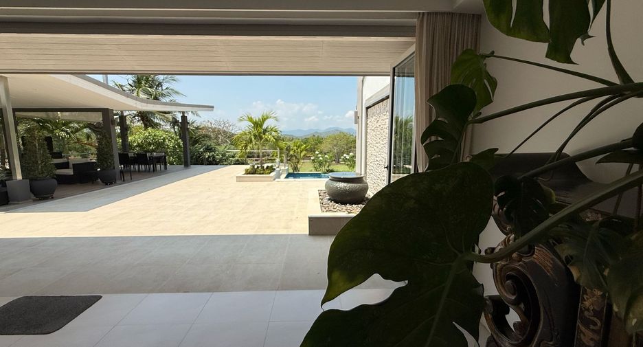 For sale 5 Beds villa in Cha Am, Phetchaburi