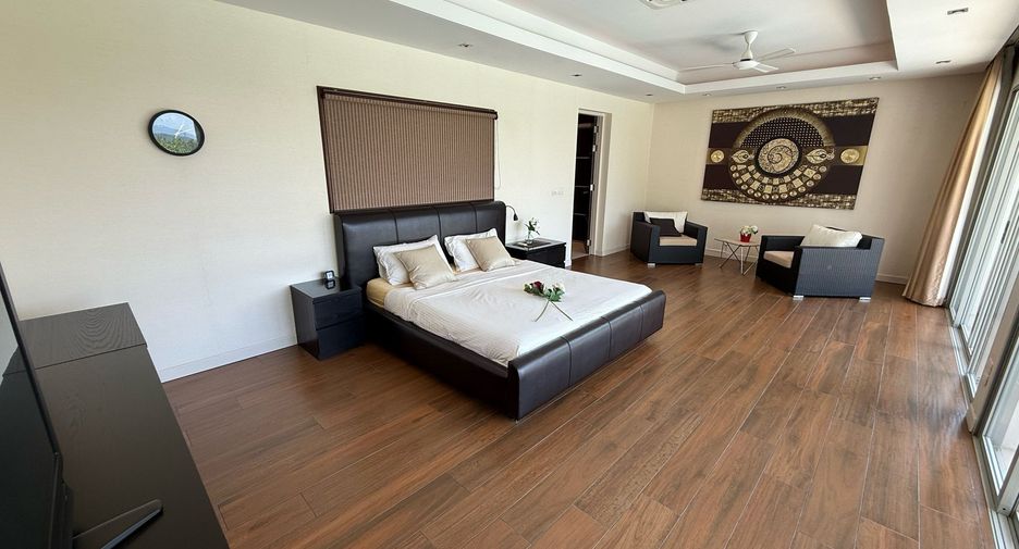 For sale 5 Beds villa in Cha Am, Phetchaburi