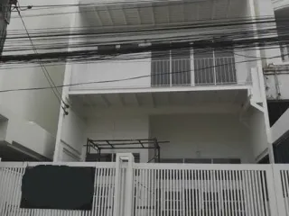 For rent and for sale 4 bedrooms townhouse in Huai Khwang, Bangkok
