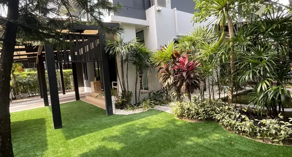 For rent 4 bedrooms house in Bang Kapi, Bangkok