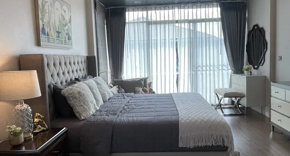 For rent 4 bedrooms house in Bang Kapi, Bangkok