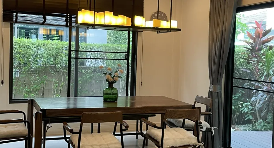 For rent 4 bedrooms house in Bang Kapi, Bangkok