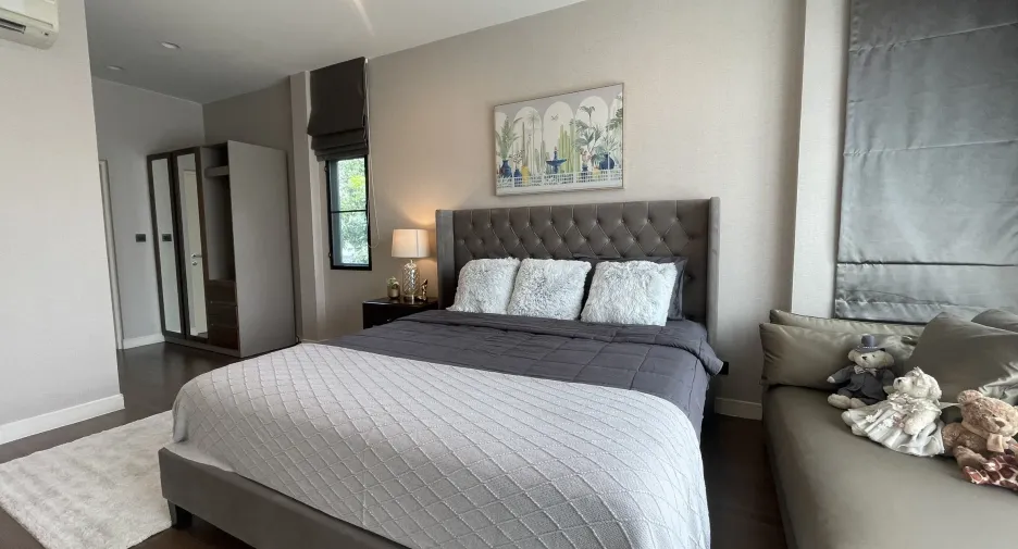For rent 4 bedrooms house in Bang Kapi, Bangkok