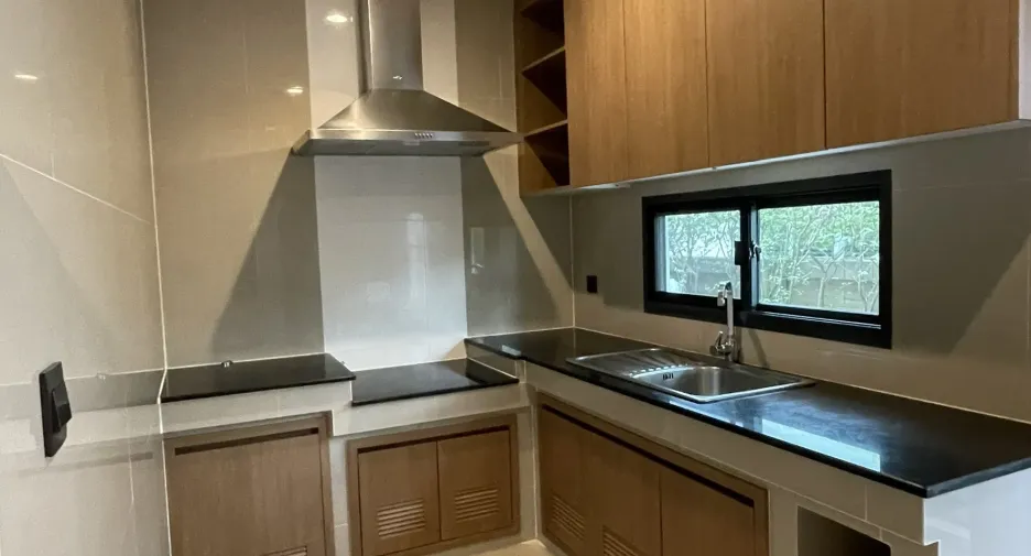 For rent 4 bedrooms house in Bang Kapi, Bangkok