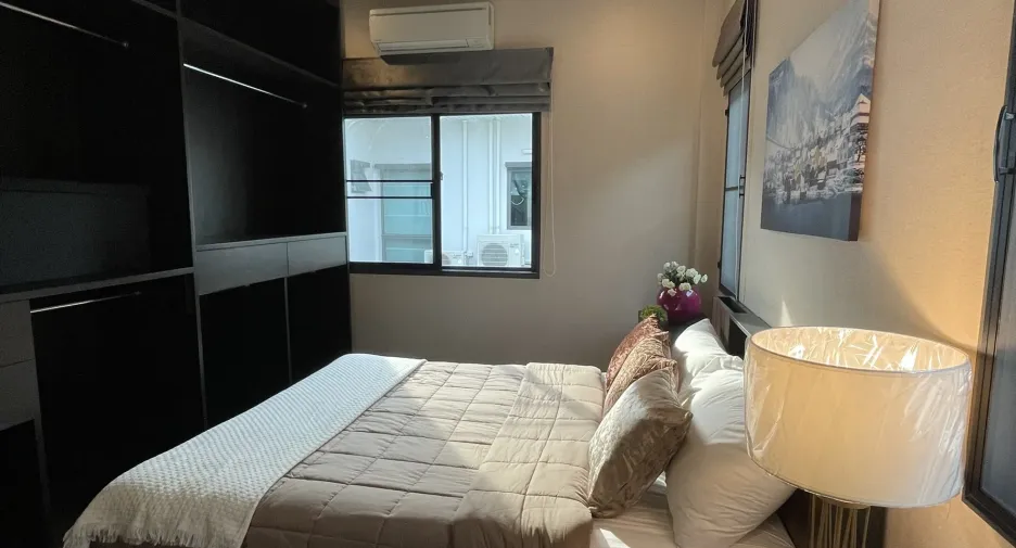 For rent 4 bedrooms house in Bang Kapi, Bangkok