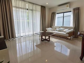 For rent 4 Beds house in Bang Kapi, Bangkok