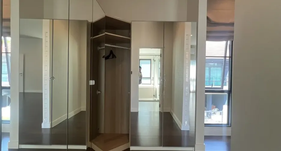For rent 3 bedrooms house in Bang Kapi, Bangkok