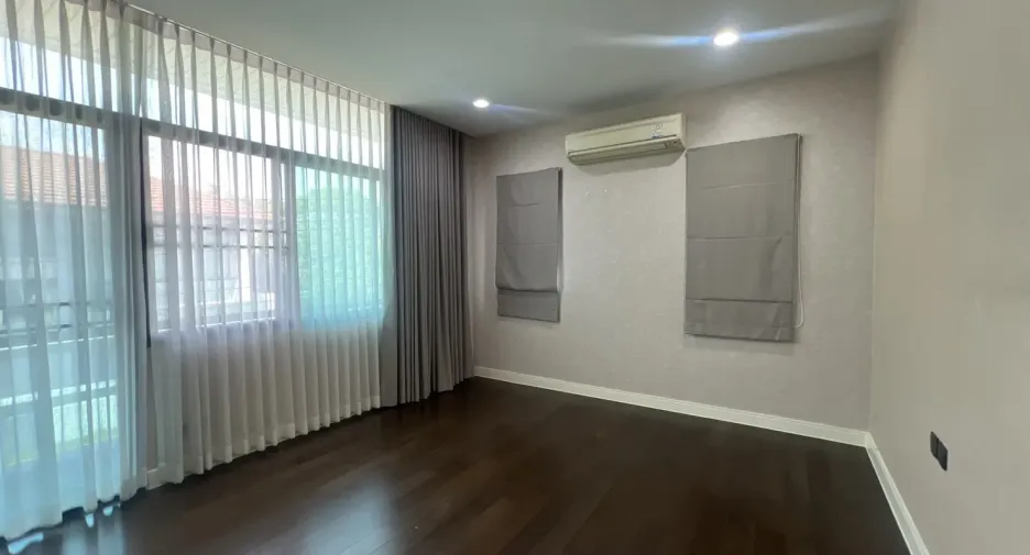 For rent 3 bedrooms house in Bang Kapi, Bangkok