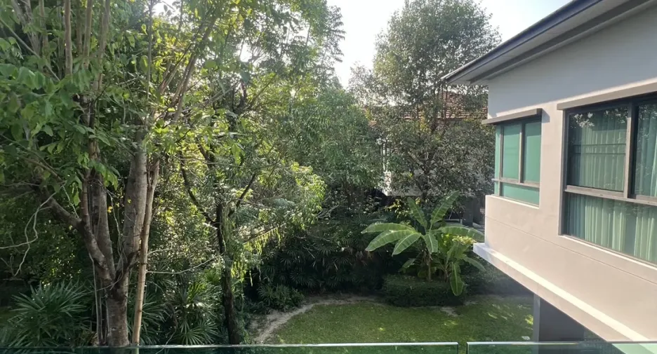 For rent 3 bedrooms house in Bang Kapi, Bangkok