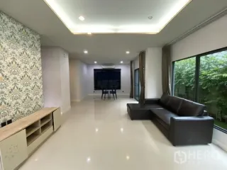 出租 3 卧室 独立屋 在 Bang Kapi, 曼谷