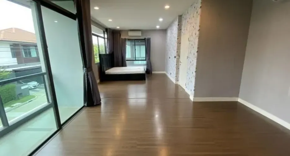For rent 3 bedrooms house in Bang Kapi, Bangkok