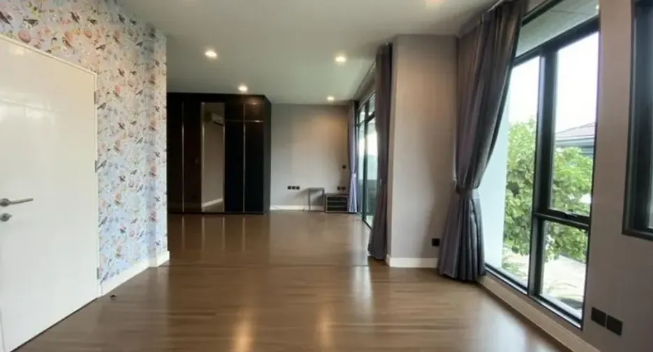 For rent 3 bedrooms house in Bang Kapi, Bangkok