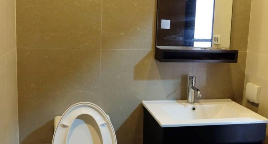 For rent 2 bed condo in Phaya Thai, Bangkok