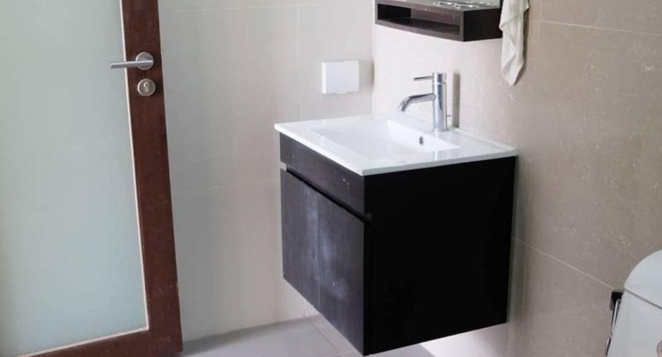 For rent 2 bed condo in Phaya Thai, Bangkok