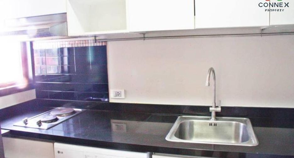 For rent 2 bed condo in Phaya Thai, Bangkok