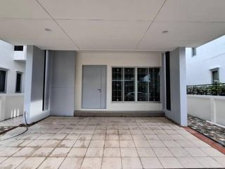 For rent 3 Beds house in Bang Khun Thian, Bangkok