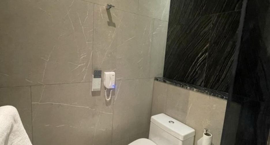 For rent 2 bed condo in Watthana, Bangkok