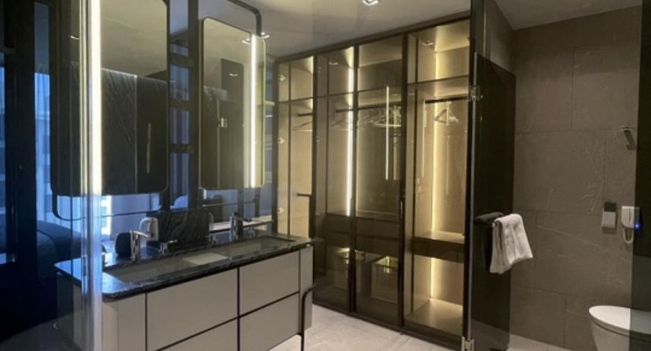 For rent 2 bed condo in Watthana, Bangkok