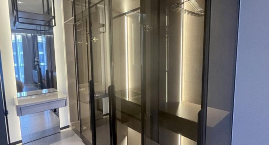 For rent 2 bed condo in Watthana, Bangkok