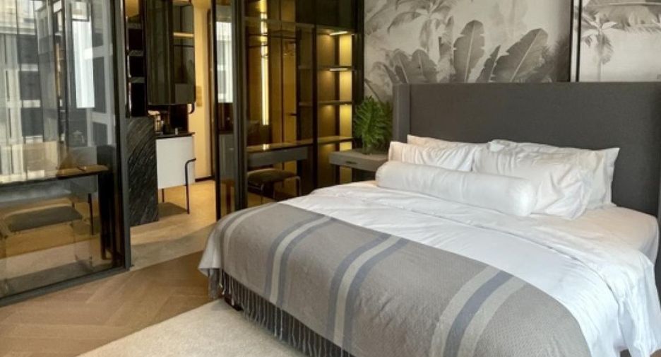 For rent 2 bed condo in Watthana, Bangkok