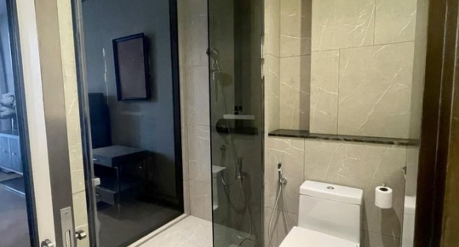 For rent 2 bed condo in Watthana, Bangkok