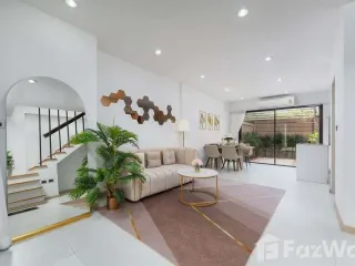 For rent 3 bed townhouse in Pak Kret, Nonthaburi