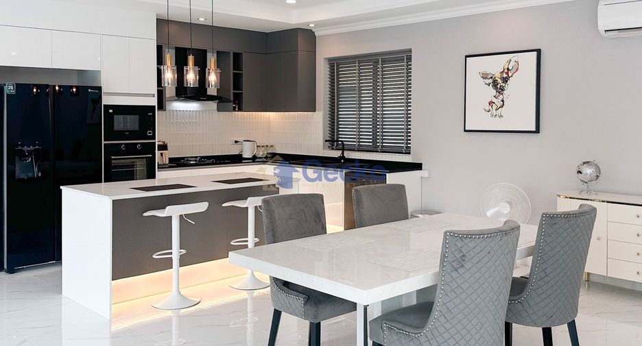 For sale 4 bed house in Bang Lamung, Chonburi