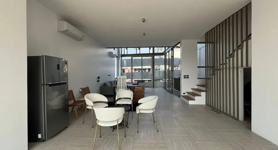 For rent and for sale 3 bedrooms office in Chatuchak, Bangkok