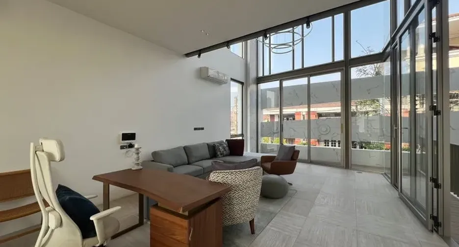 For rent and for sale 3 bedrooms office in Chatuchak, Bangkok