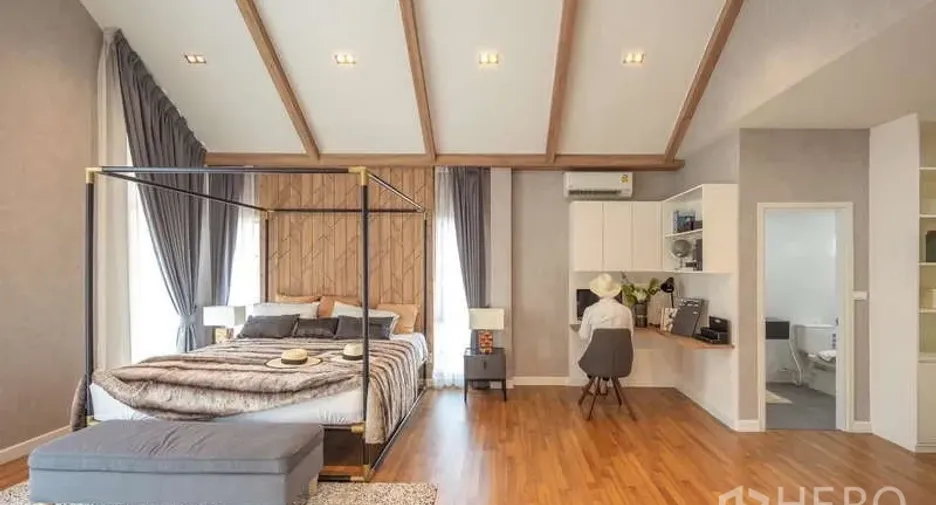 For sale 4 bedrooms house in Lam Luk Ka, Pathum Thani