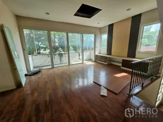 For sale 5 bedrooms townhouse in Bueng Kum, Bangkok