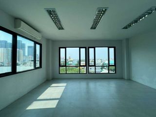For sale 1 bed office in Phra Khanong, Bangkok