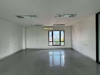 For sale 1 bed office in Phra Khanong, Bangkok