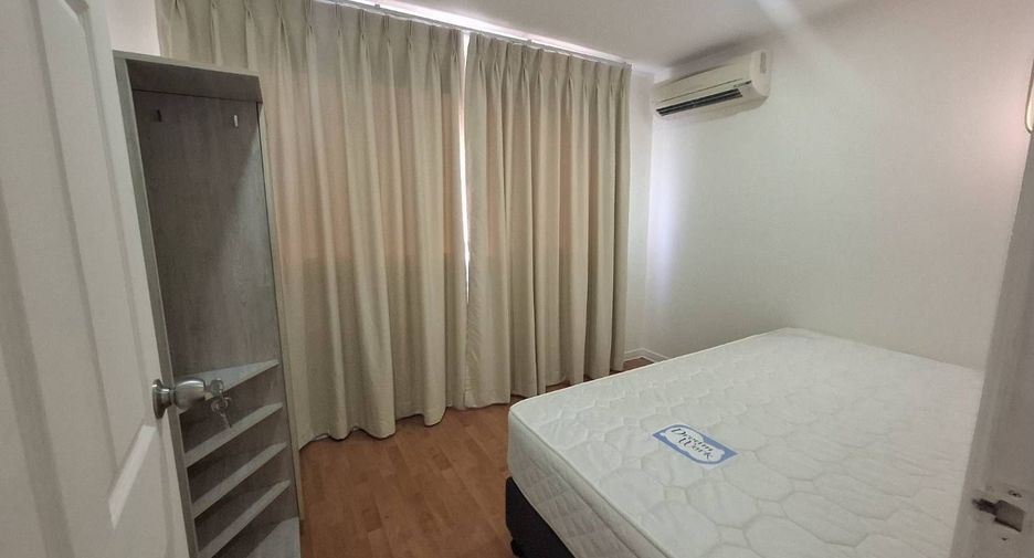 For sale 2 bed condo in Huai Khwang, Bangkok