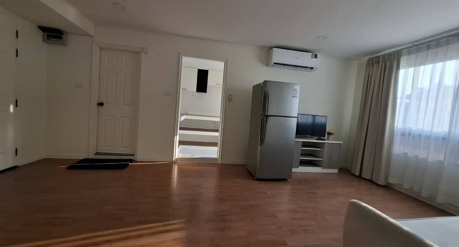 For sale 2 bed condo in Huai Khwang, Bangkok