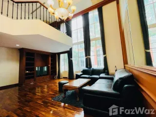 For rent 4 bed townhouse in Watthana, Bangkok