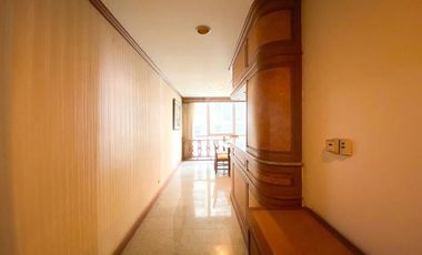 For rent 2 bed condo in Watthana, Bangkok