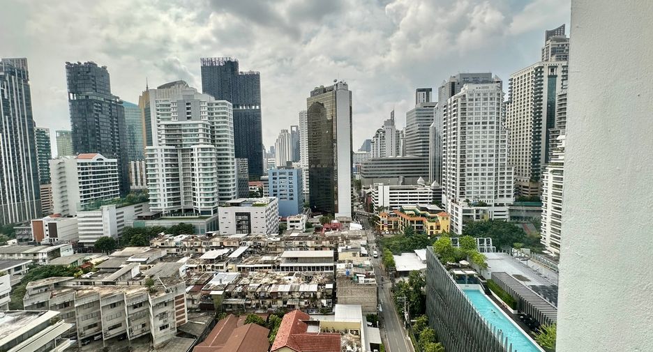For sale 1 bed condo in Watthana, Bangkok