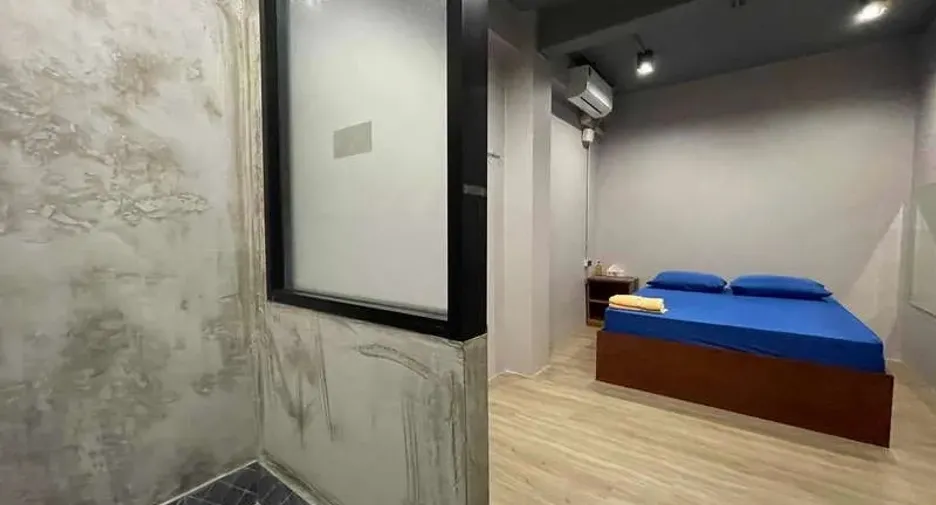 For rent 12 bedrooms retail Space in Lat Phrao, Bangkok