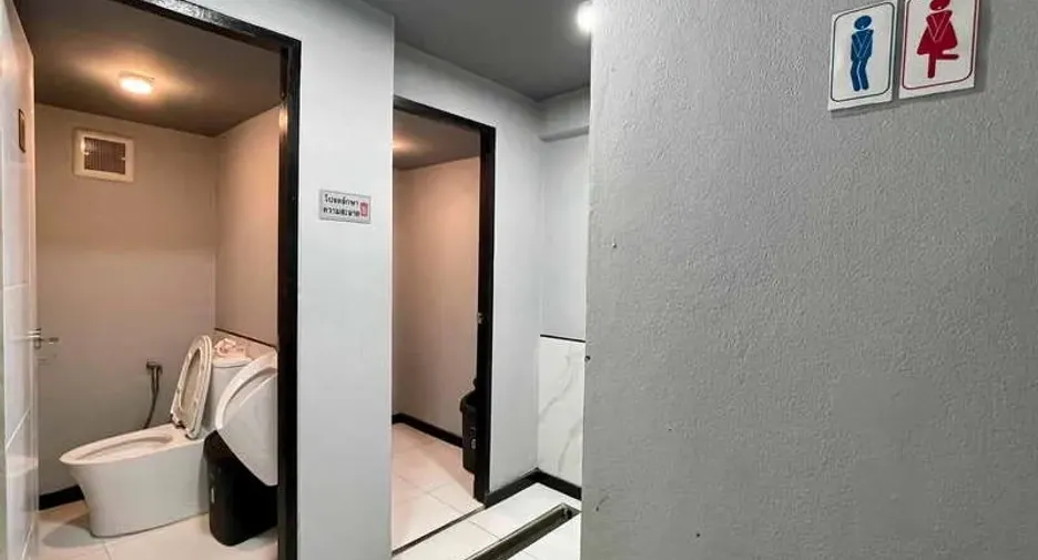 For rent 12 bedrooms retail Space in Lat Phrao, Bangkok