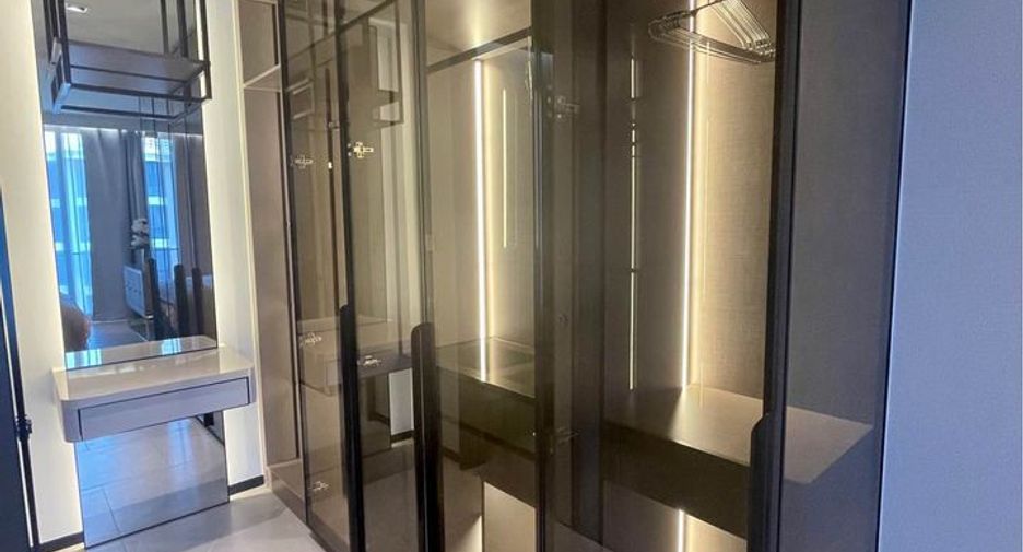 For rent 2 bed condo in Watthana, Bangkok